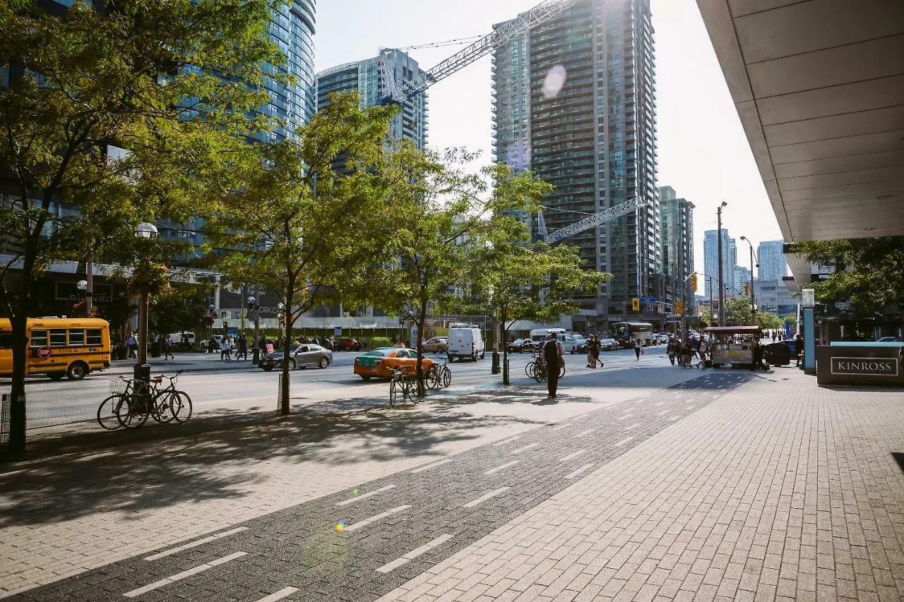 Apartment Luxurious 2-Bedroom Condo Toronto