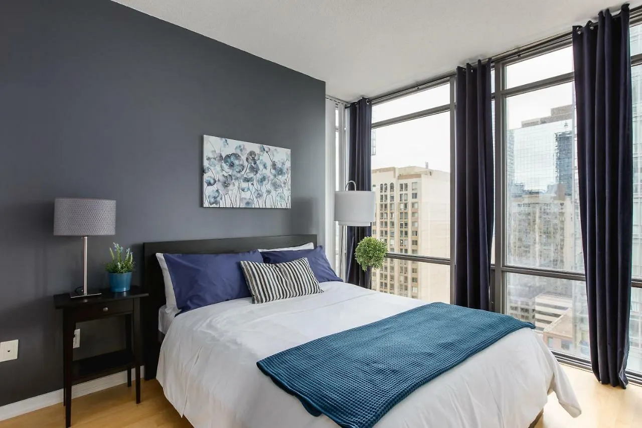 Apartment Luxurious 2-Bedroom Condo Toronto
