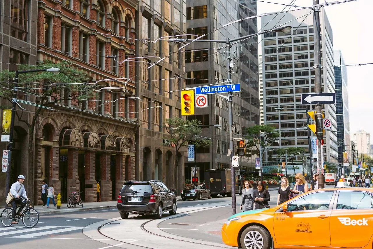 Luxurious 2-Bedroom Condo Toronto