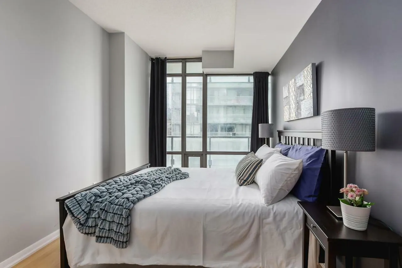 Apartment Luxurious 2-Bedroom Condo Toronto Canada
